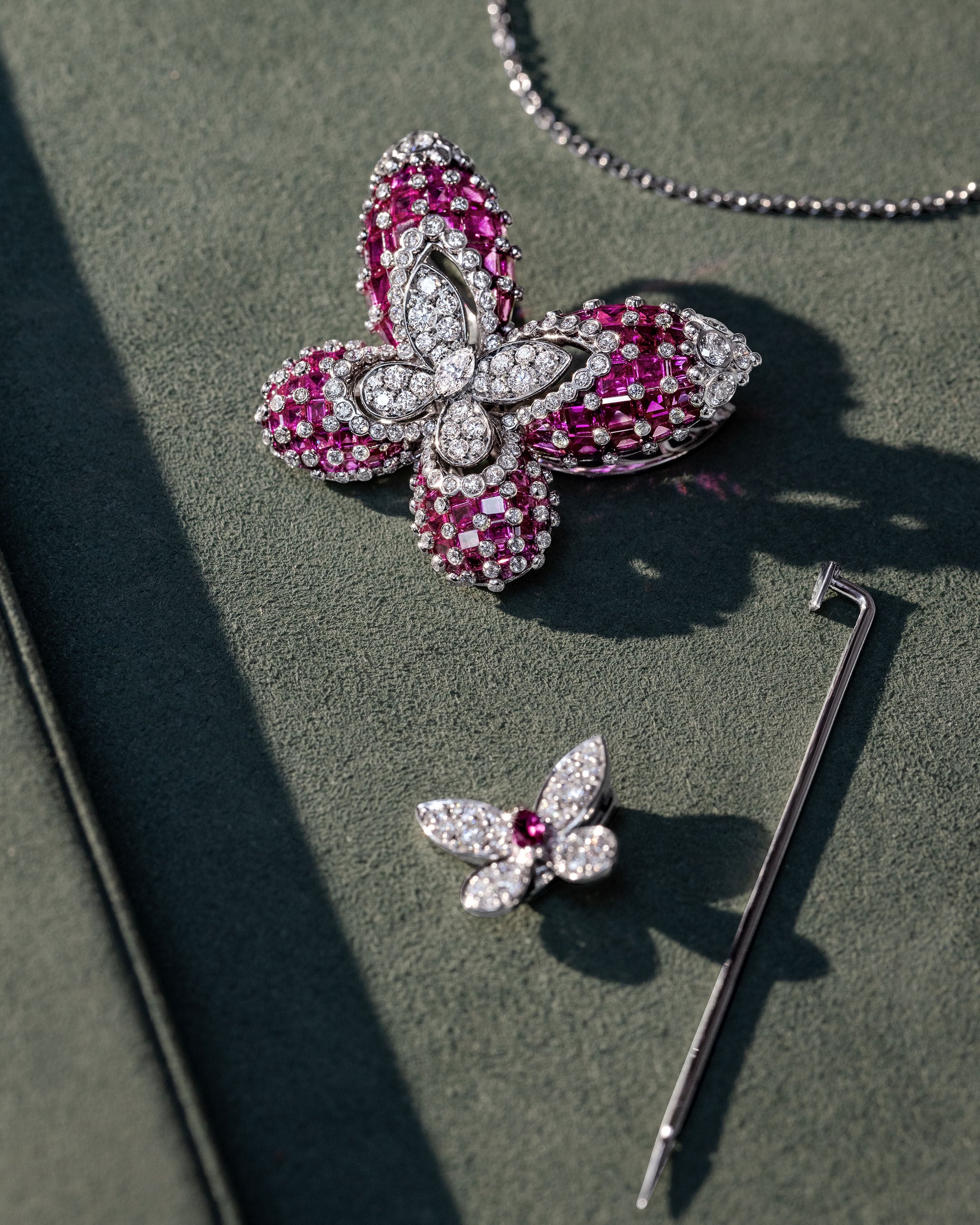 リナ, Butterfly Brooch - Graff